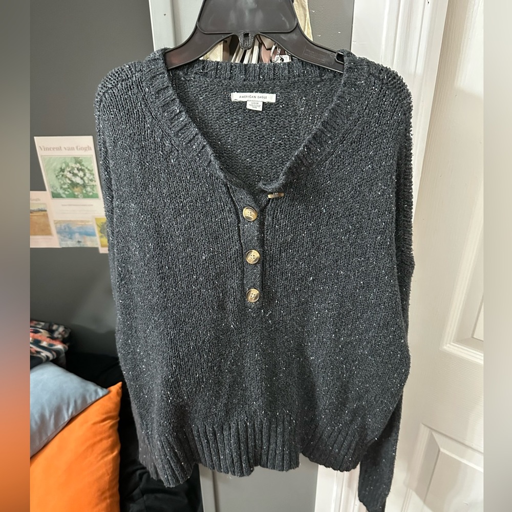 American eagle half button up sweater size S (fits medium)